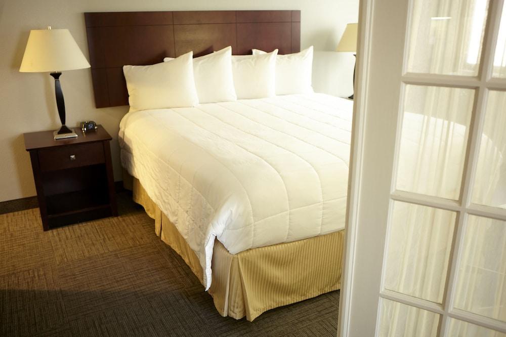 New Haven Village Suites Экстерьер фото