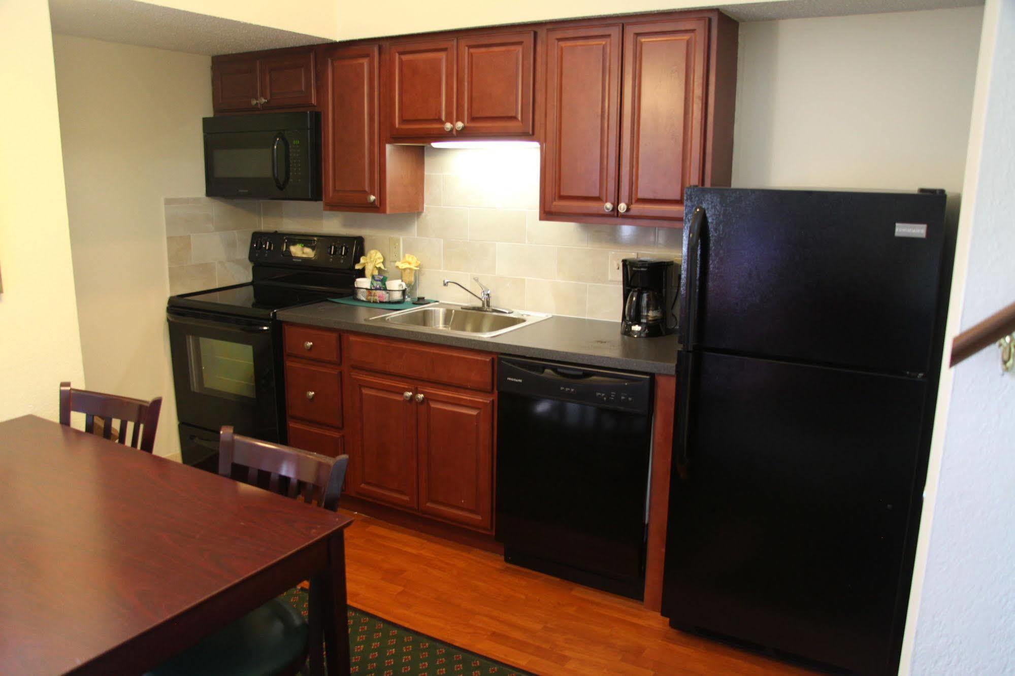 New Haven Village Suites Экстерьер фото